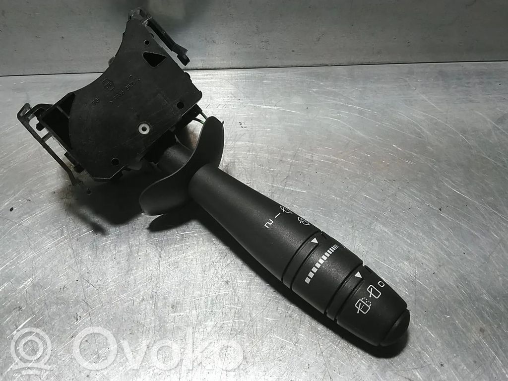 Renault Twingo II Wiper turn signal indicator stalk/switch 