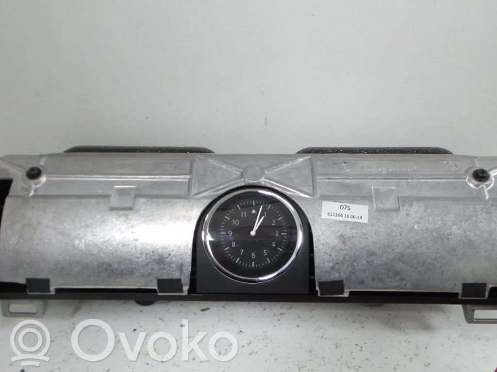 Volkswagen Phaeton Dashboard side air vent grill/cover trim 