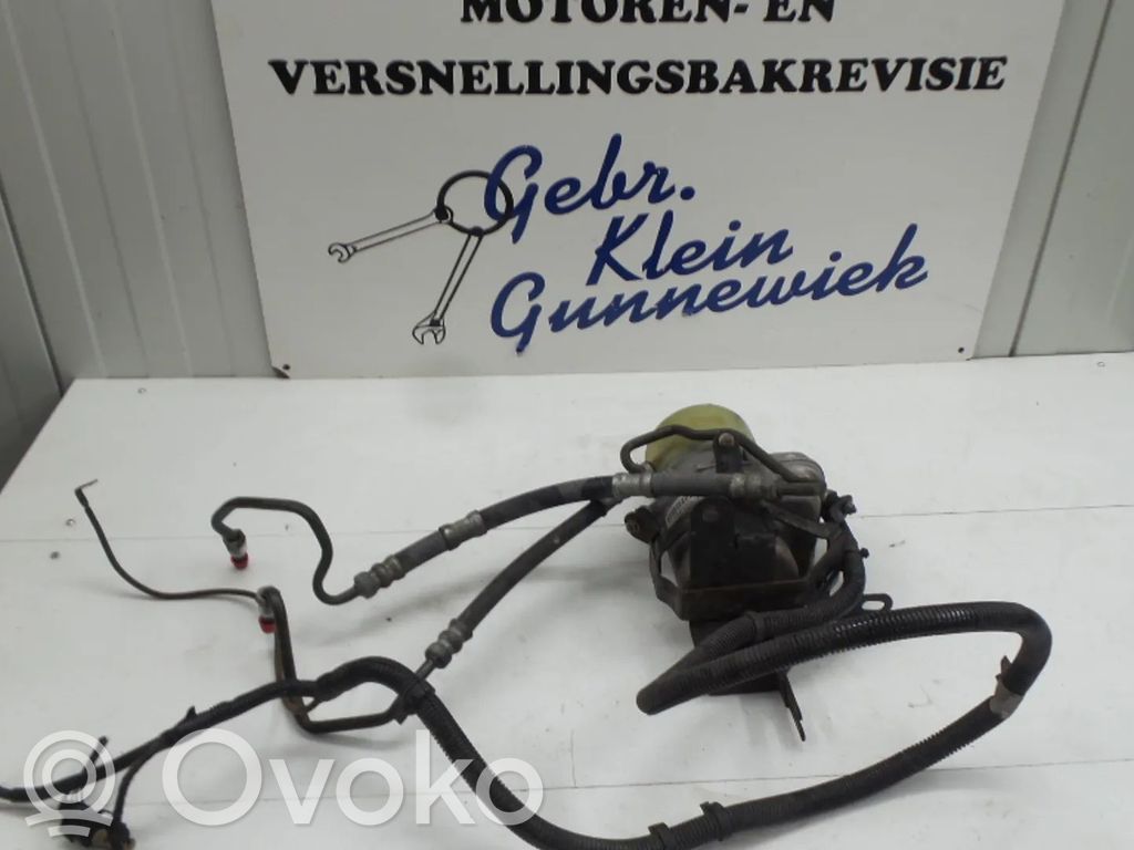 Opel Astra H Power steering pump 