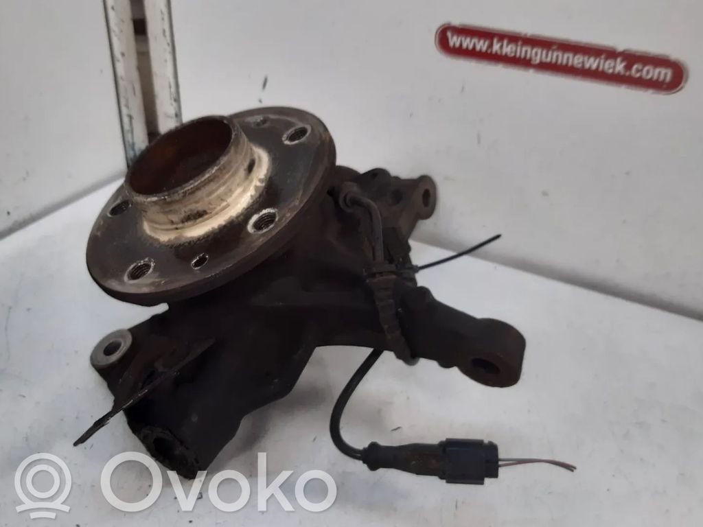 Zwrotnica koła przedniego   400150083R,400150053R,400154705R