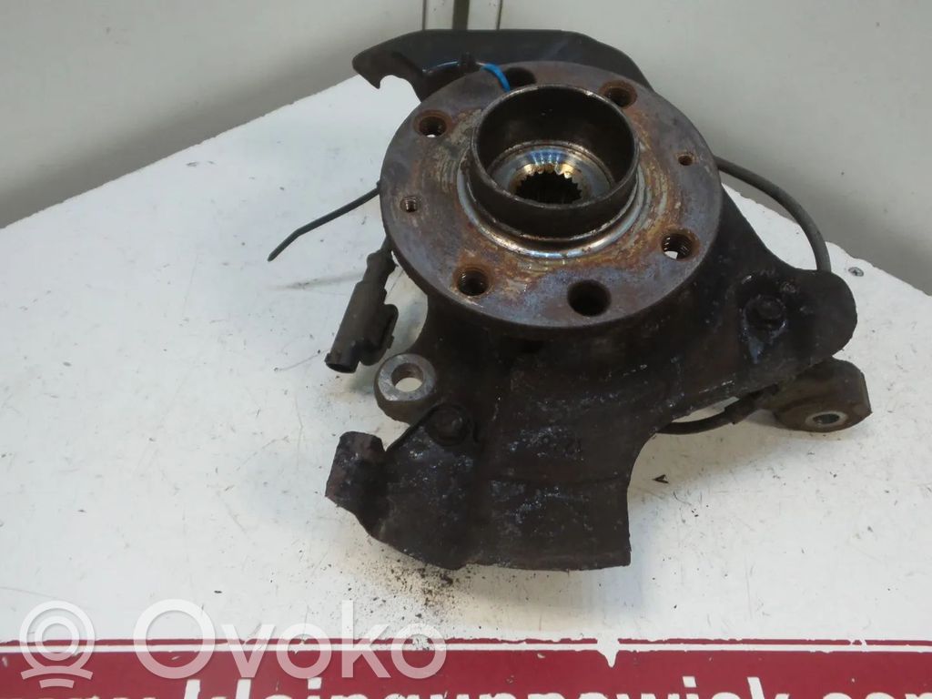 Opel Corsa D Achsschenkel vorne 