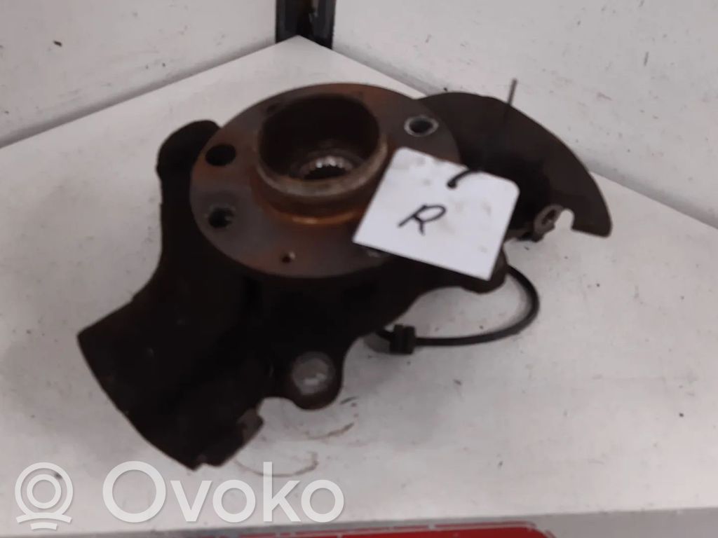 Opel Corsa D Mangueta de dirección de rueda delantera 