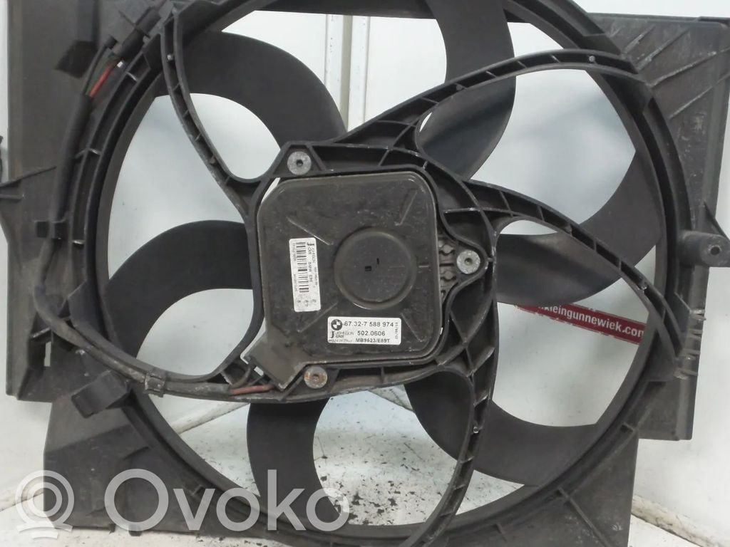 BMW 3 E90 E91 Radiator cooling fan shroud 