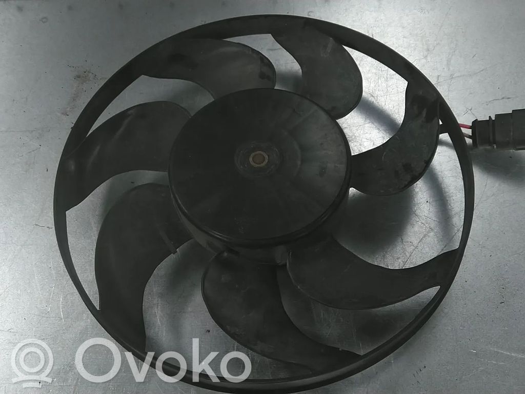 Volkswagen Beetle A5 Radiator cooling fan shroud 