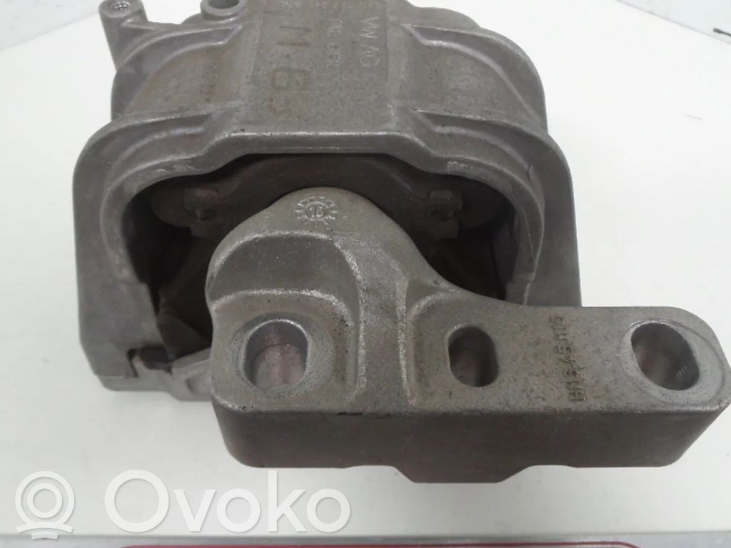 Volkswagen Jetta VI Soporte de montaje del motor 
