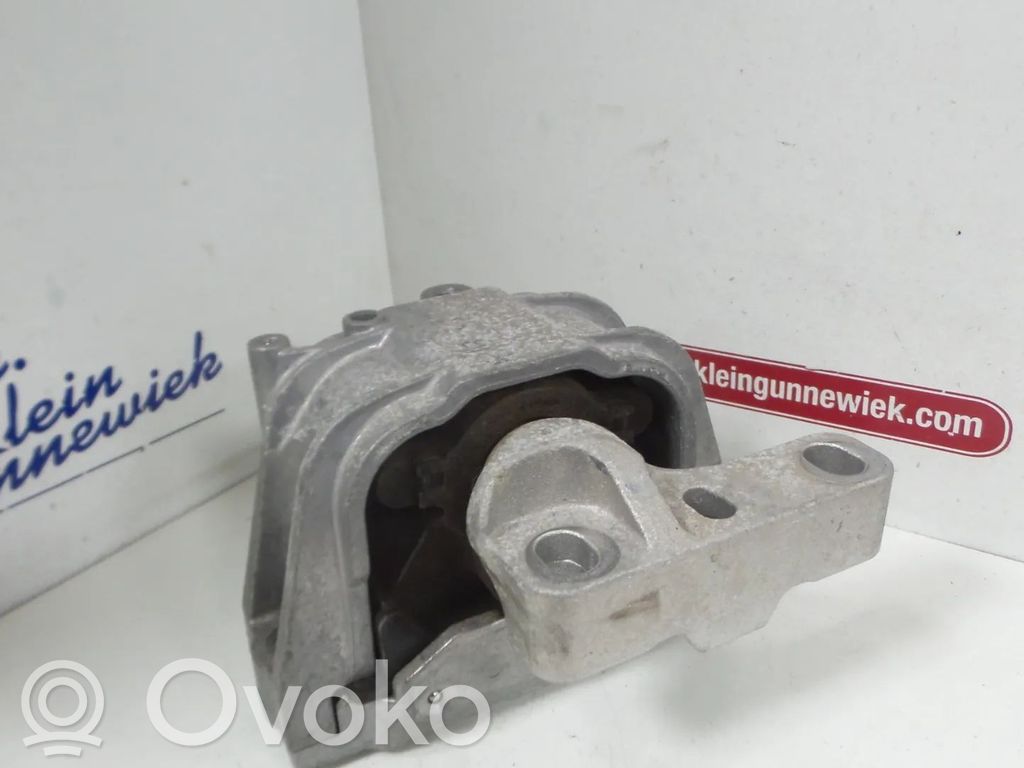 Volkswagen Jetta VI Soporte de montaje del motor 