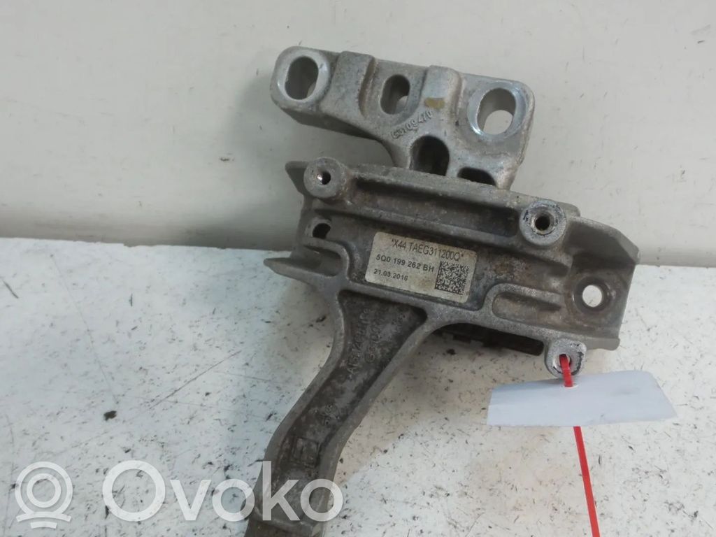 Skoda Superb B8 (3V) Engine mount bracket 