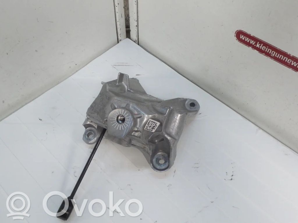 Audi A5 Engine mount bracket 