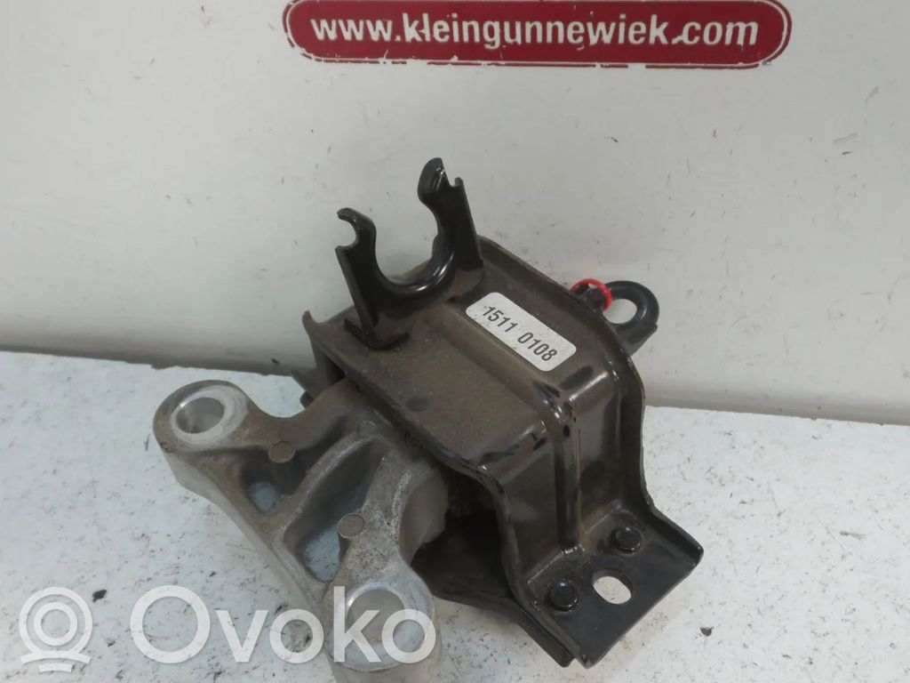 Opel Karl Engine mount bracket 