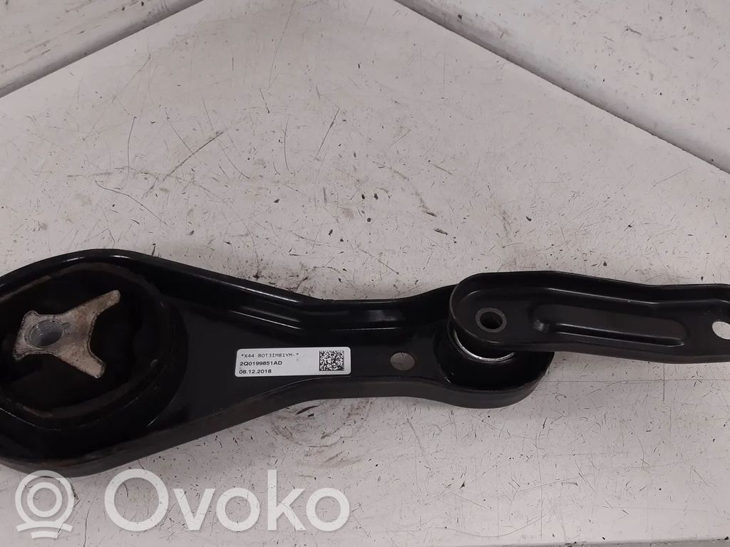 Volkswagen Polo VI Engine mount bracket 