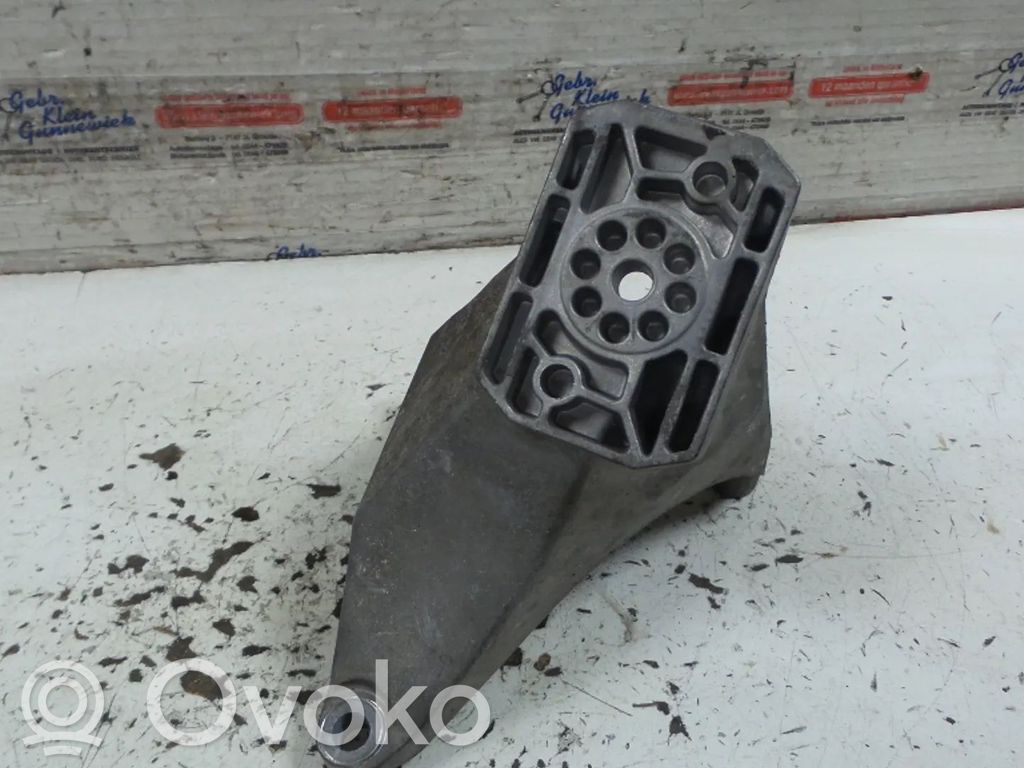 Audi A6 S6 C6 4F Engine mount bracket 