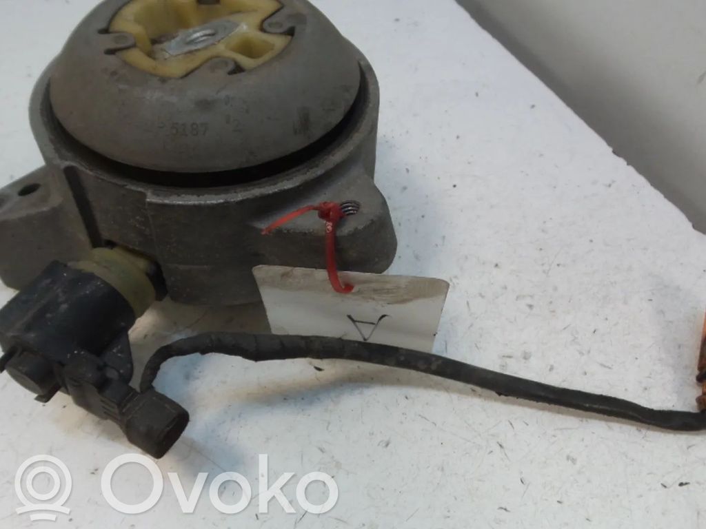Audi A8 S8 D4 4H Engine mount bracket 