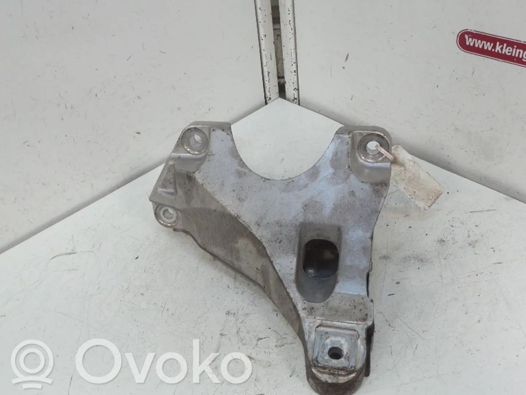 BMW 3 E90 E91 Engine mount bracket 