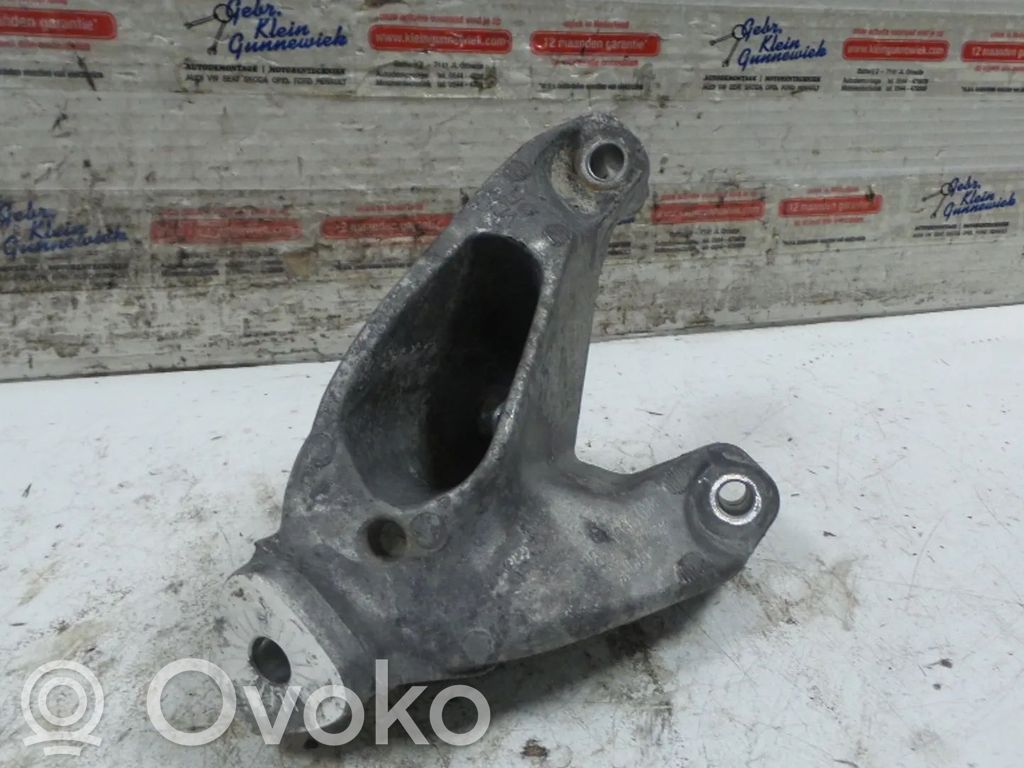 Audi A4 S4 B8 8K Engine mount bracket 