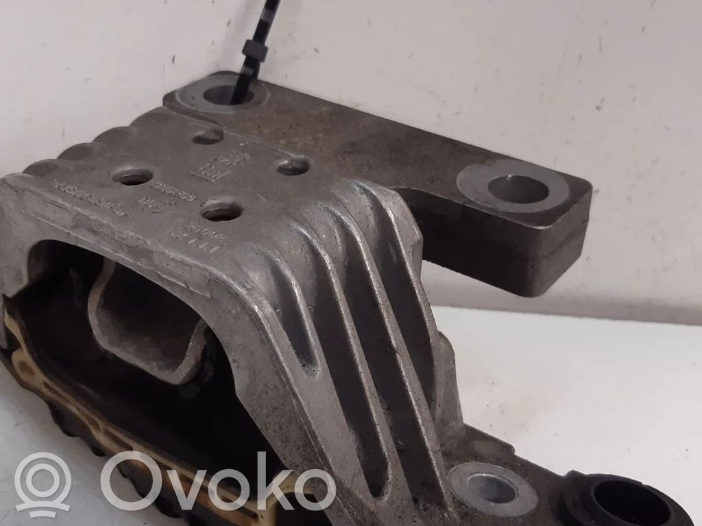 Vauxhall Astra K Engine mount bracket 