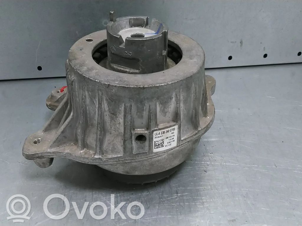 Mercedes-Benz E W213 Engine mount bracket 