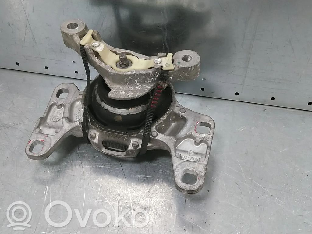 Volvo V40 Engine mount bracket 