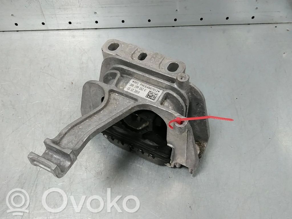 Volkswagen Polo VI Engine mount bracket 