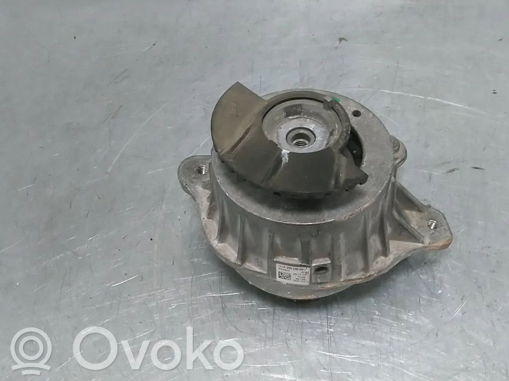 Mercedes-Benz C W205 Engine mount bracket 