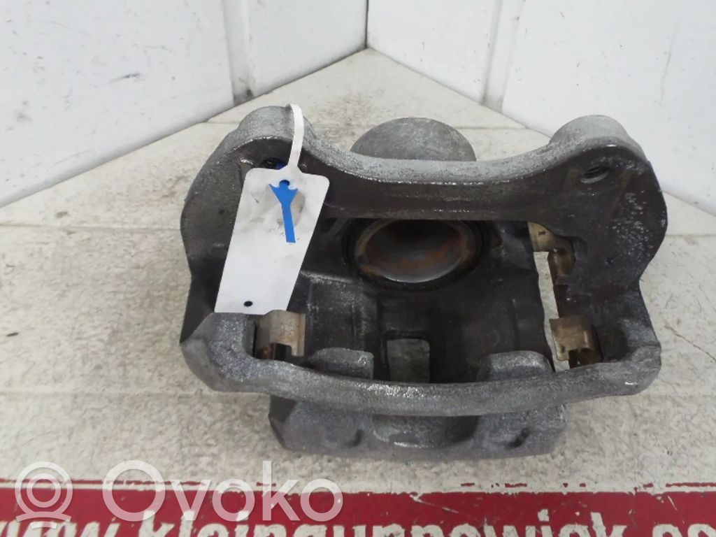 Opel Cascada Zacisk hamulcowy przedni 