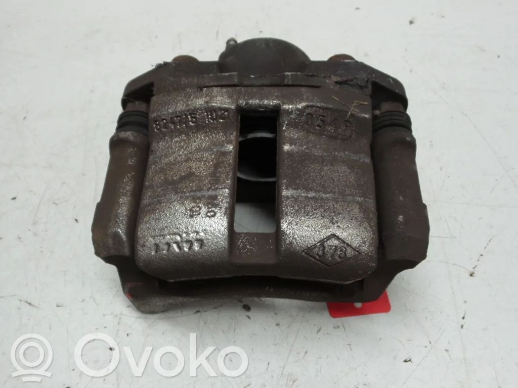 Renault Twingo II Zacisk hamulcowy przedni 