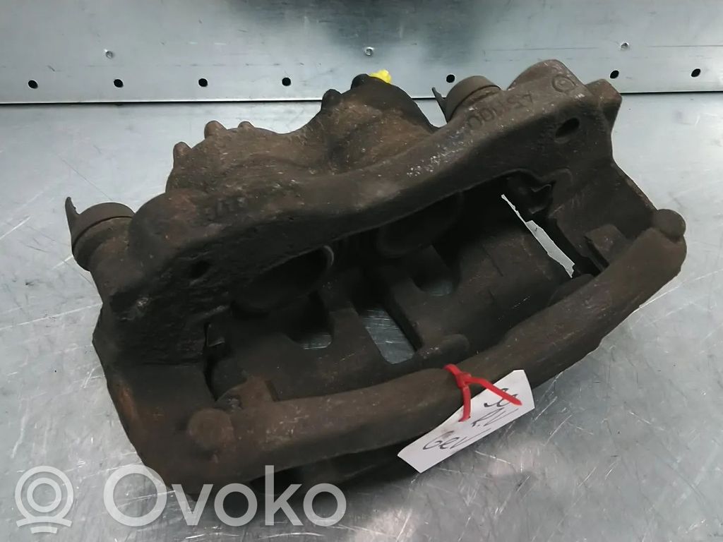 Opel Movano B Передний суппорт 
