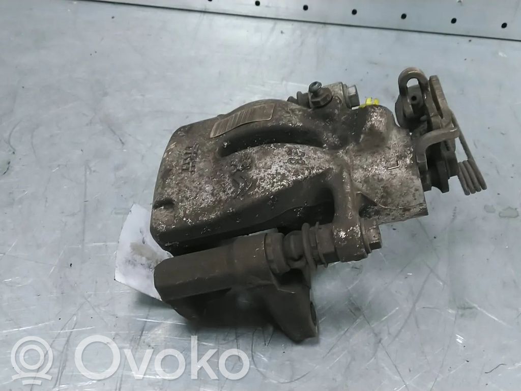 Opel Combo E Задний суппорт 