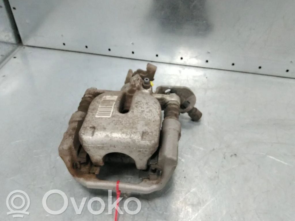 Opel Combo E Задний суппорт 