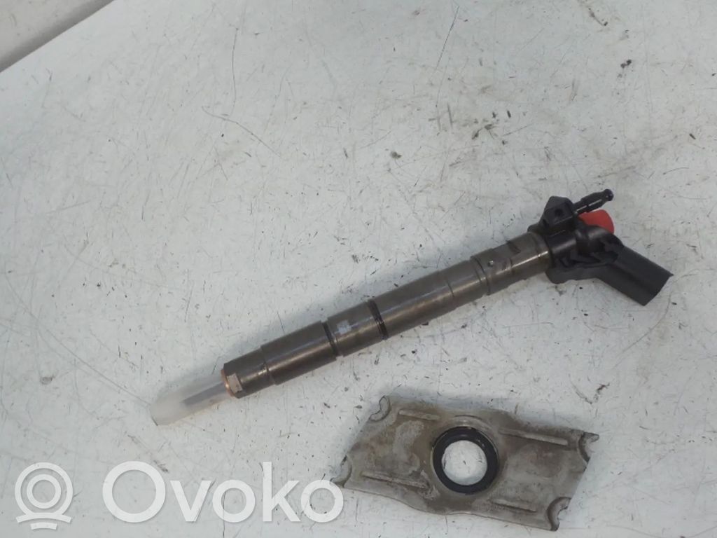 Audi A4 S4 B8 8K Fuel injector 