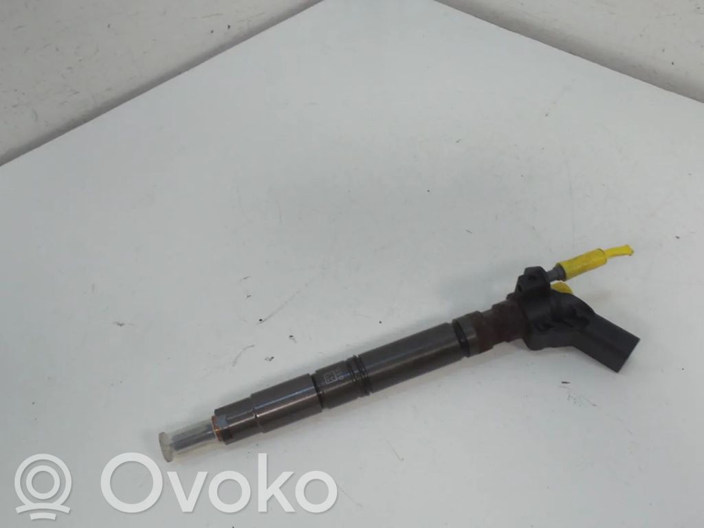 Audi A4 S4 B9 Fuel injector 
