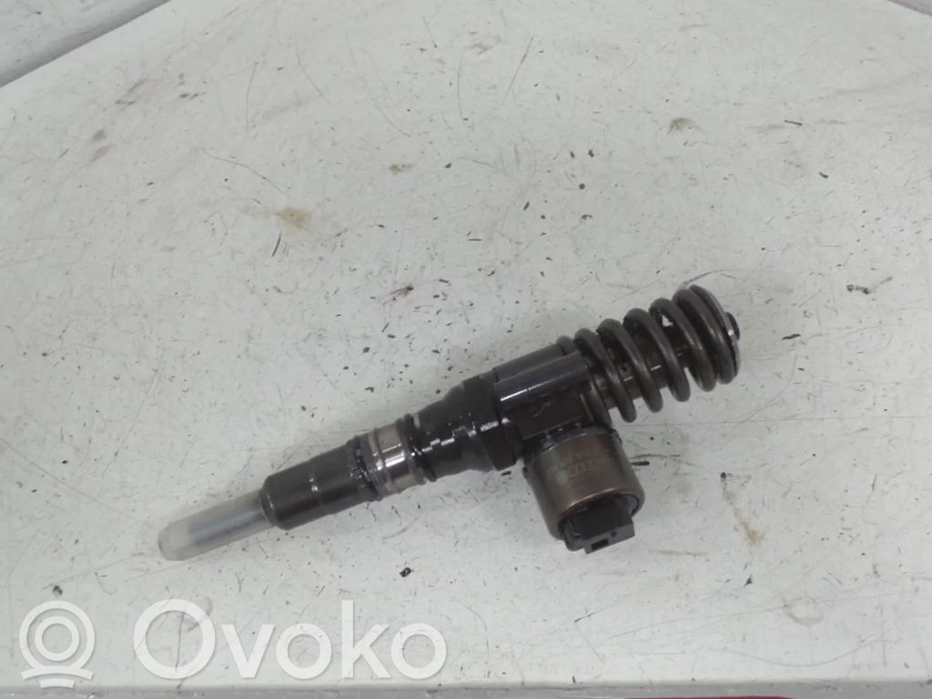 Audi A4 S4 B6 8E 8H Iniettore 
