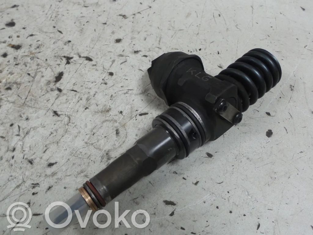 Volkswagen Touareg I Injector combustibil 