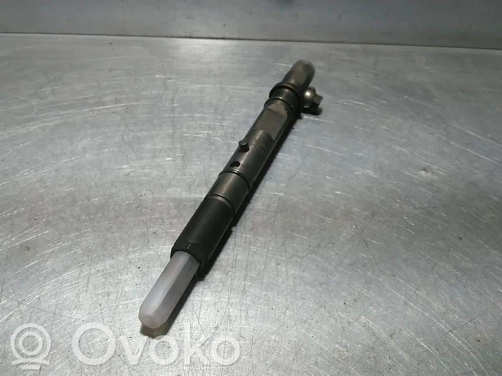 Audi A4 S4 B6 8E 8H Fuel injector 