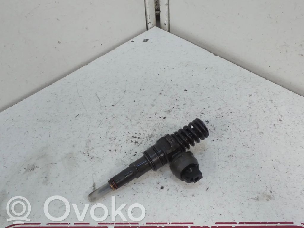Volkswagen PASSAT B5 Inyector de combustible 