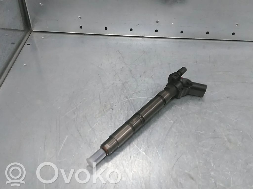 Audi Q7 4M Fuel injector 
