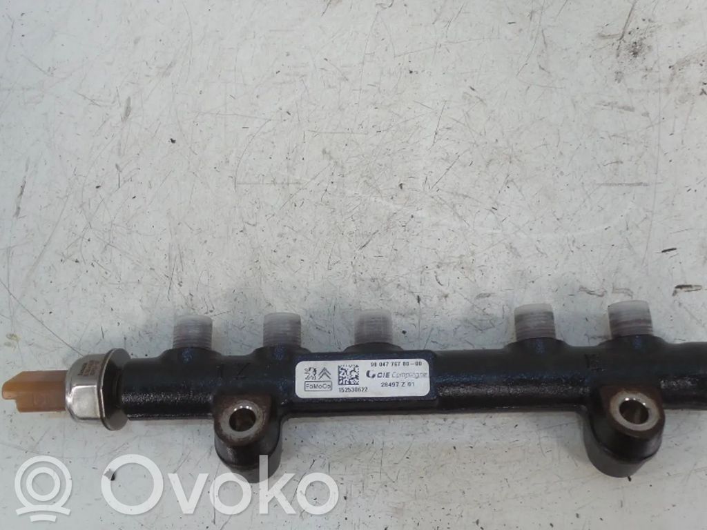 Ford Focus Degvielas maģistrālā caurule 