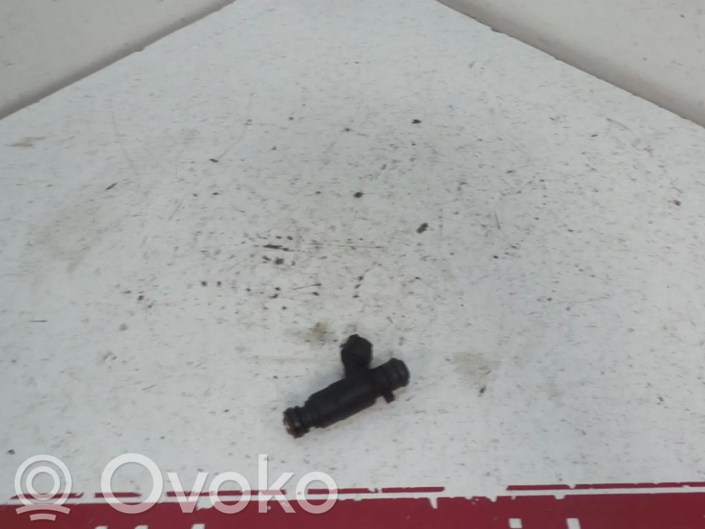 Audi A8 S8 D3 4E Fuel injector 