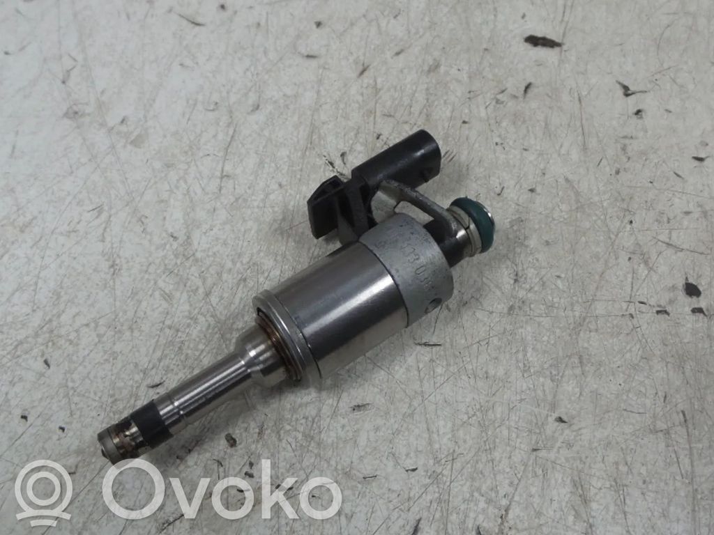 Volkswagen Golf VII Fuel injector 