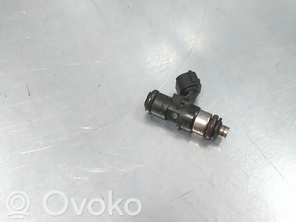 Volkswagen Up Fuel injector 