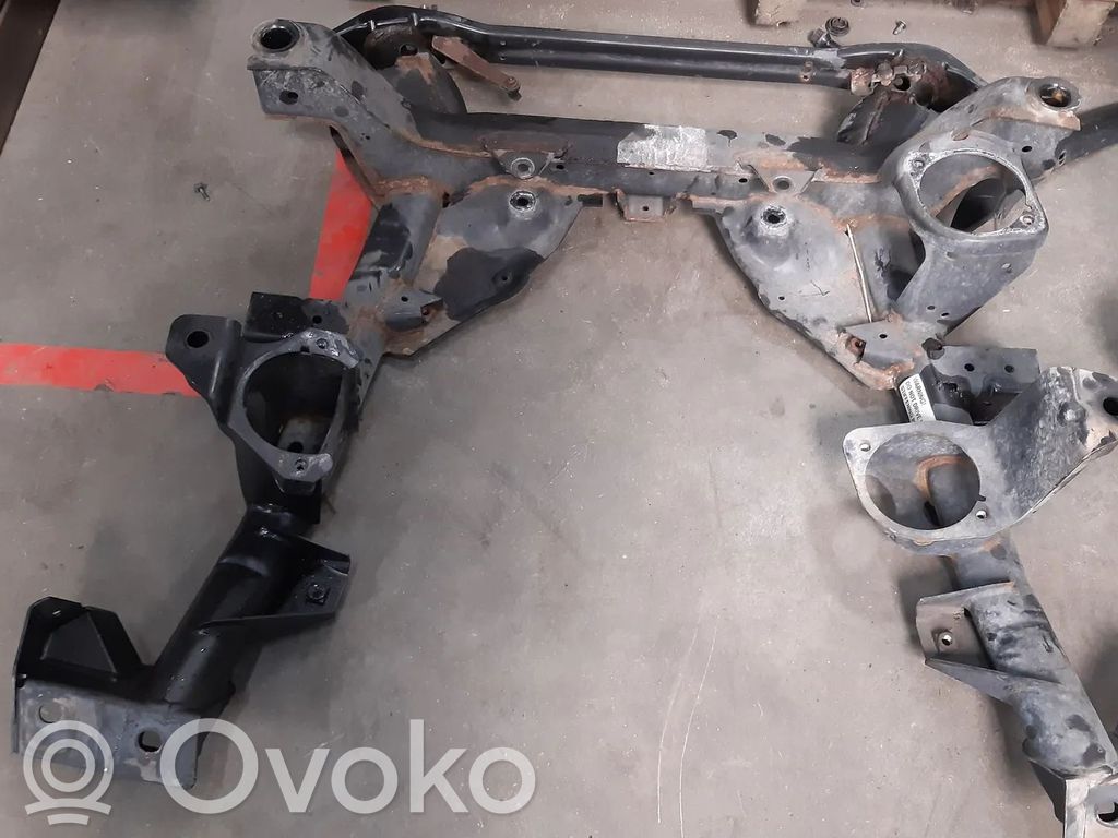 BMW X3 E83 Priekinis traversas 