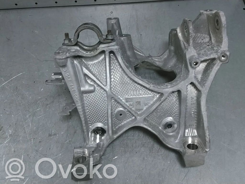 Audi A5 Priekinis traversas 