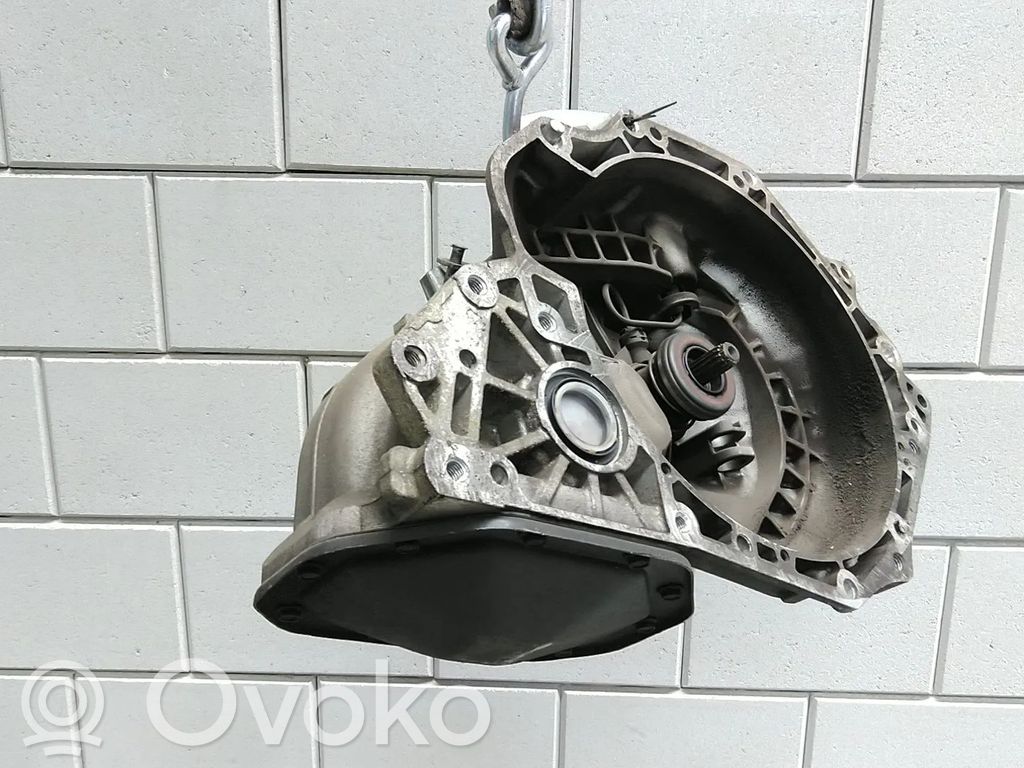 Opel Meriva A Mechaninė 5 pavarų dėžė 