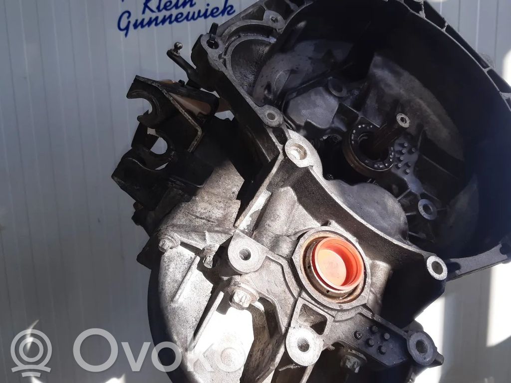 Opel Zafira B Mechaninė 5 pavarų dėžė 