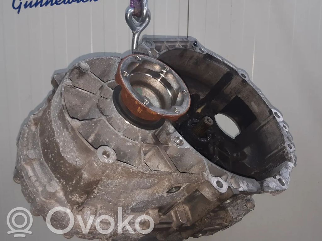 Volkswagen PASSAT B7 Manual 5 speed gearbox 