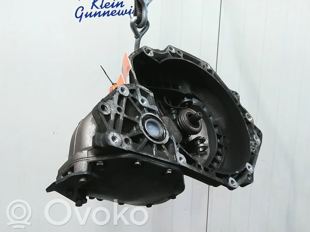 Opel Meriva A Mechaninė 5 pavarų dėžė 