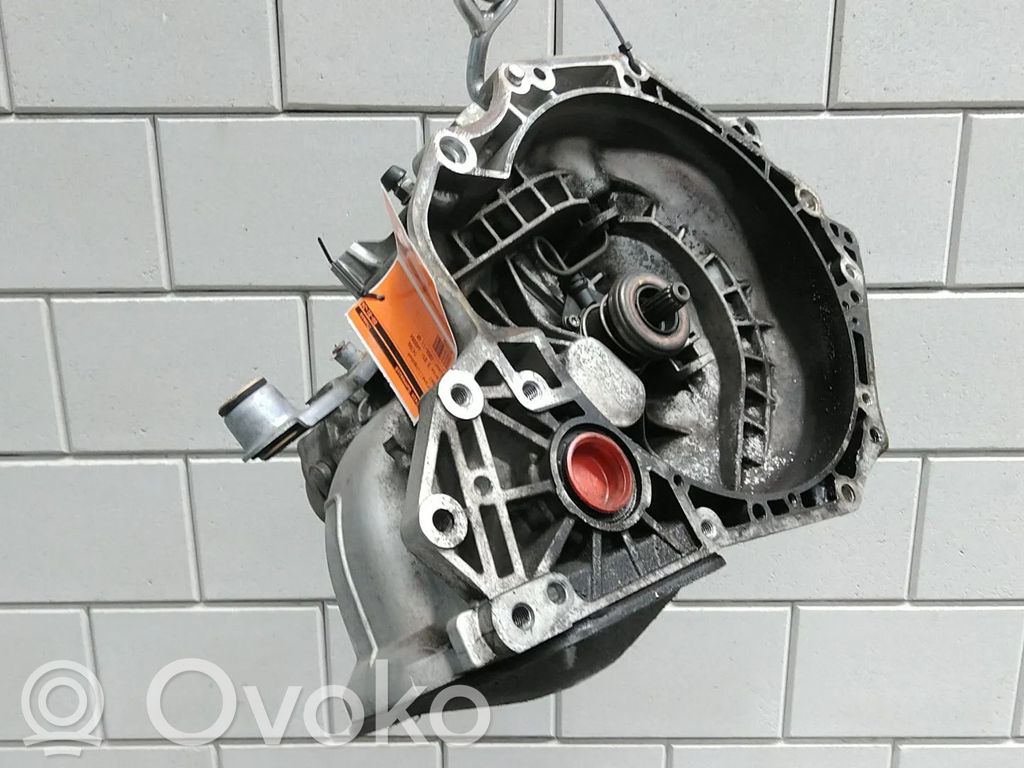 Opel Corsa D Mechaninė 5 pavarų dėžė 