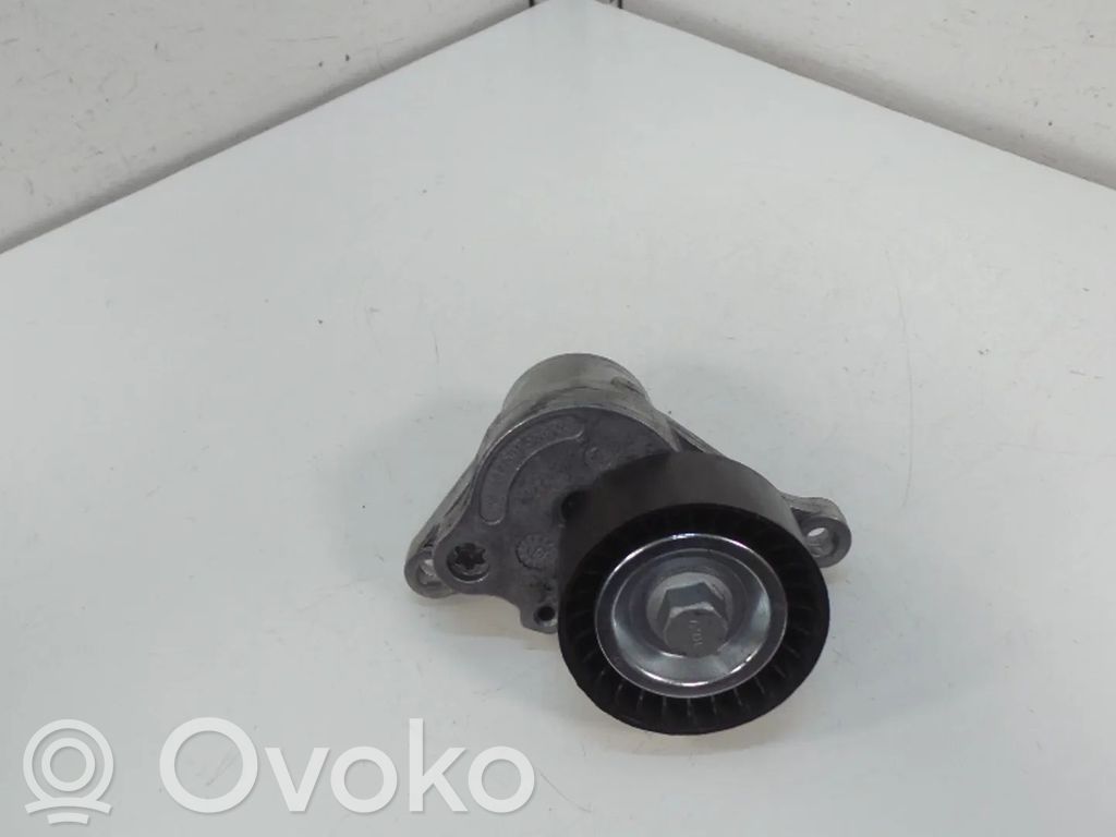 Renault Master III Kita variklio skyriaus detalė 
