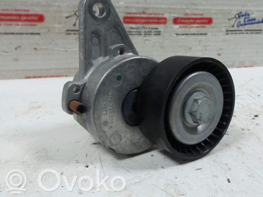 Volkswagen Golf VII Kita variklio skyriaus detalė 