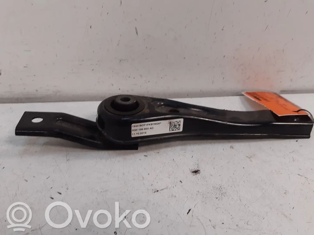 Volkswagen Golf VII Gearbox mount 