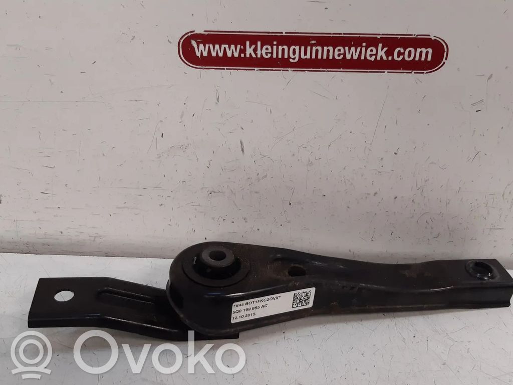 Volkswagen Golf VII Gearbox mount 